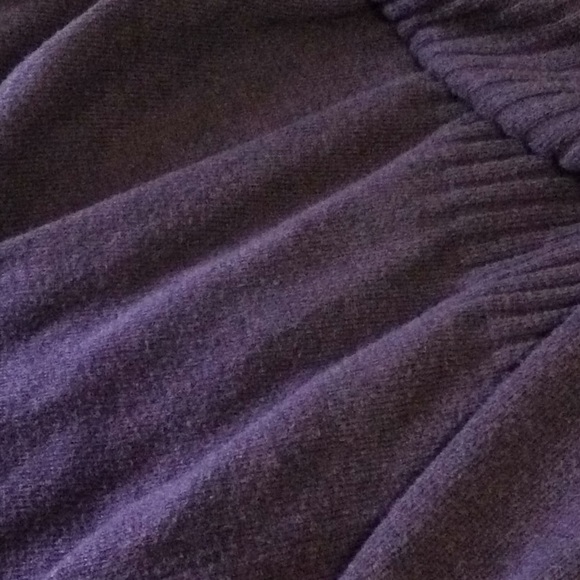 Pretty purple sweater - Picture 7 of 8